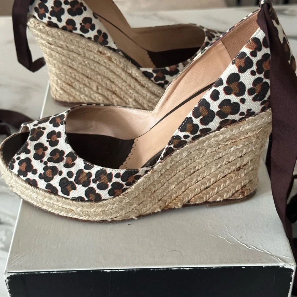 Vintage Moschino Animal Print wedge ankle strap shoes w/ribbon tie. size -6.5 - Picture 2 of 14